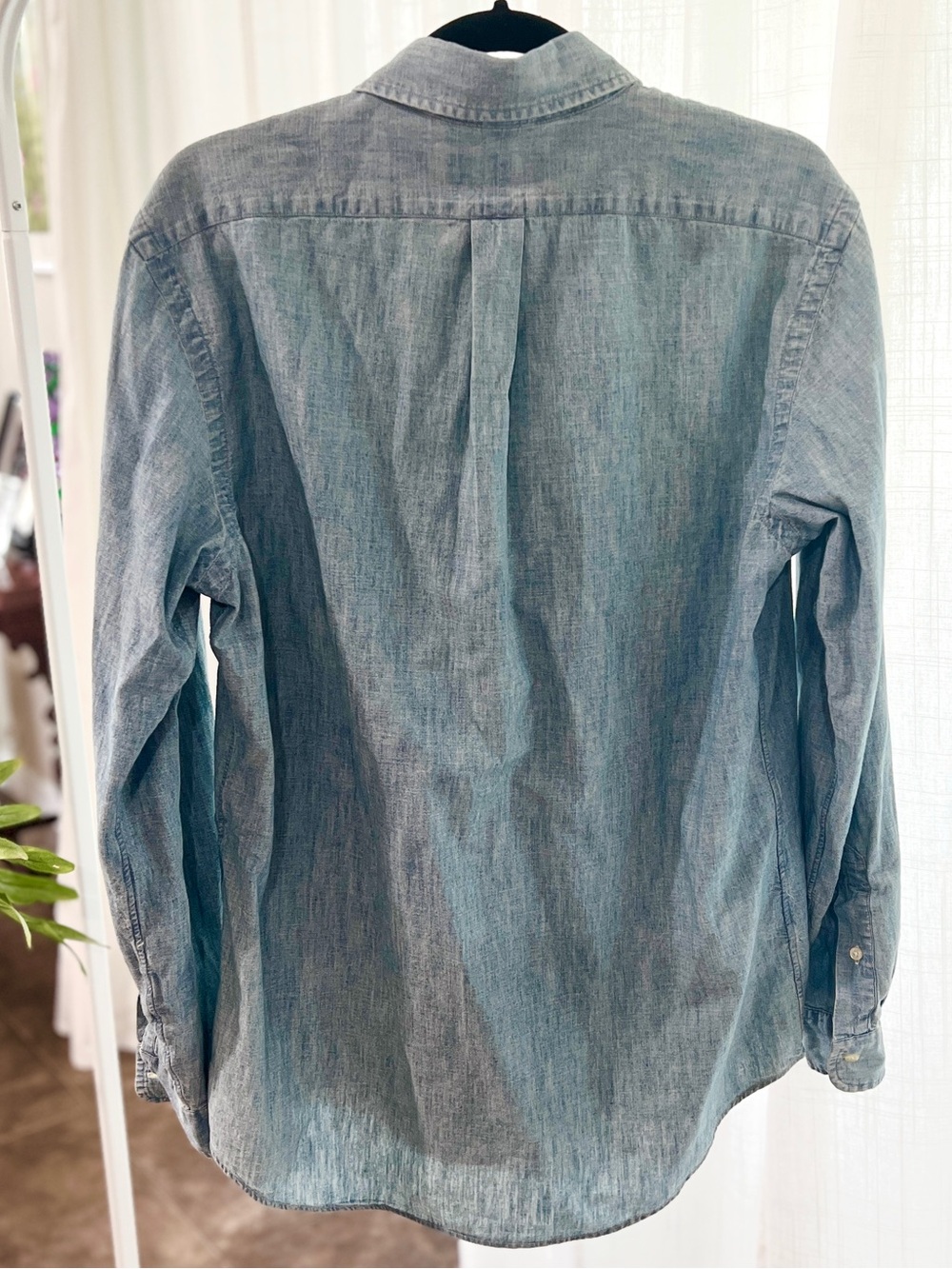 Ralph Lauren Light Blue 100% cotton Chambray Button-Down Shirt - Picture 2 of 4